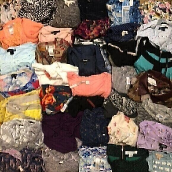 5 POUND NOT MYSTERY RESELLER CLOTHING LOT SURPRISE INVENTORY BOX 5-10 Items XS-L - Picture 1 of 14